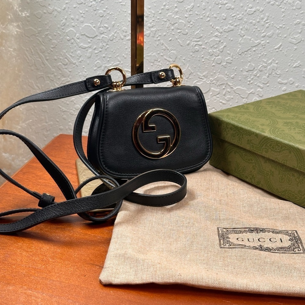 New Authentic Gucci Blondie GG Logo
Black Crossbody Wallet Bag - Picture 5 of 14